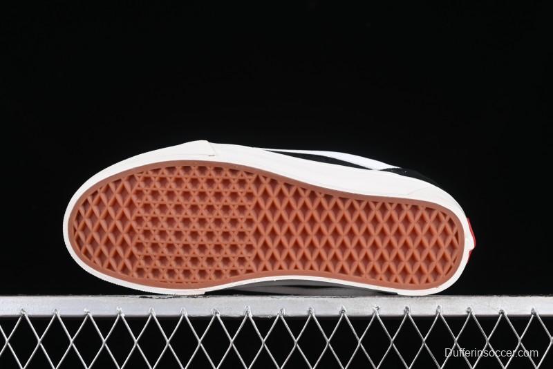 Vans Classics Knu Skool Retro Skate Shoes with Chunky Silhouette - VN0009QCBF2