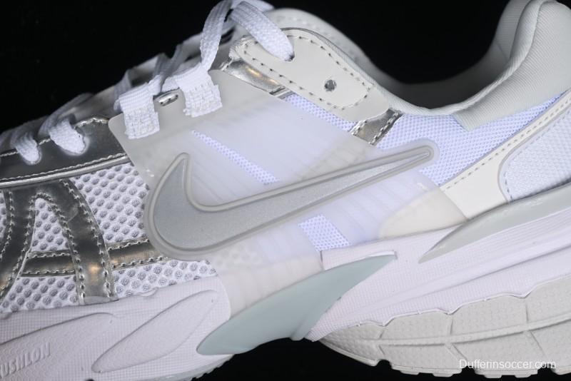 Nike Runtekk V2K Retro Low-Top Running Shoes with Cushlon Midsole and Distressed Effect - FD0736-104