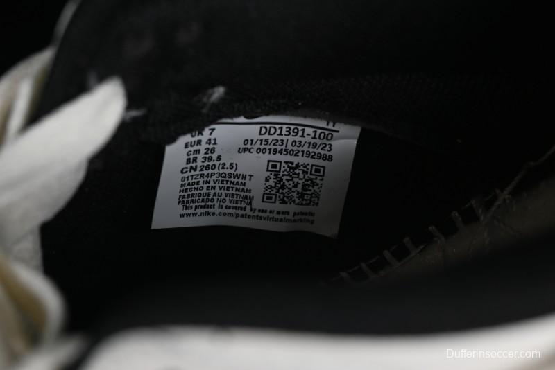 Nike Dunk Retro Saml Panda Mischief Low-Top Casual Sneakers with SB Lace and Retro Black-White Design - DD1391-100