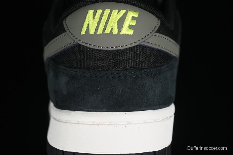 Nike Dunk Low SB Skateboarding Shoes - 302517-236