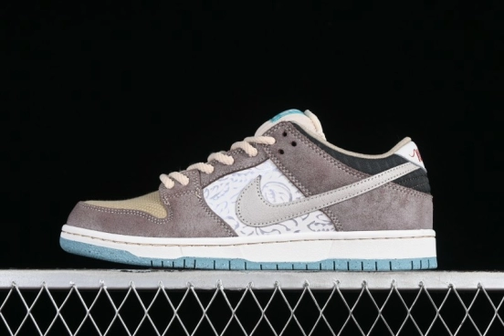 Nike SB Dunk Low Retro Sneakers with Floral Embossed Design and Tiffany Blue Accents - FZ3129-200