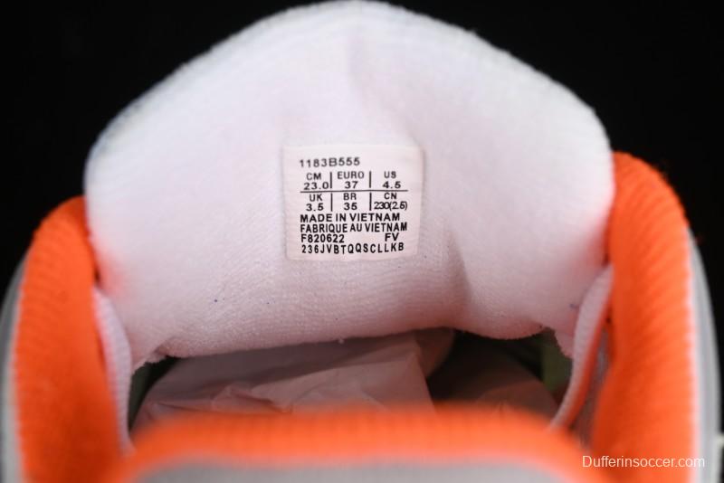 Onitsuka Tiger Moage Co Low-Top Running Shoes - Casual Comfortable Slip-Resistant Sneakers - 1183B555-101