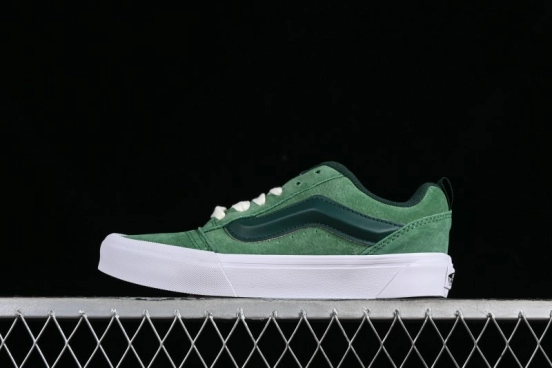 Vans Classics Knu Skool Retro Sneakers with Enlarged Toe and Thickened Tongue - VN0009QCLC2