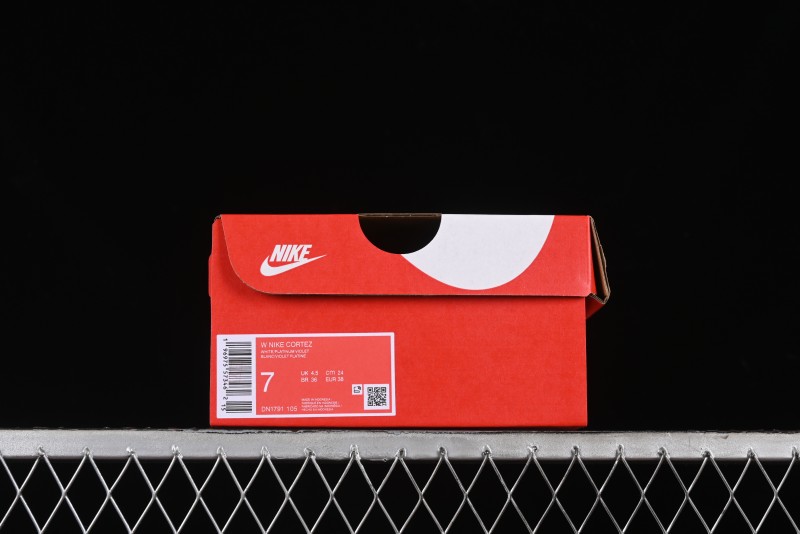 Nike Classic Cortez Leather Retro Running Shoes - DN1791-105