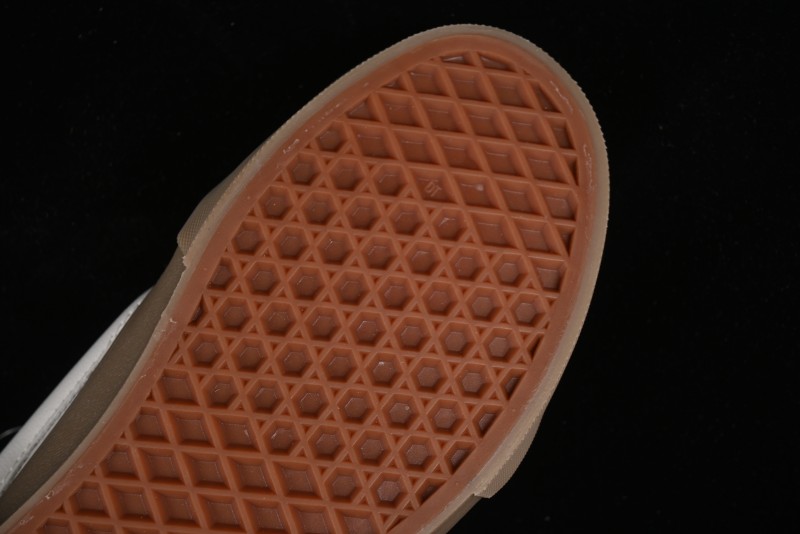 Vans Classics Knu Skool Retro Sneakers with Enlarged Toe and Thickened Tongue - VN000CZUVE1