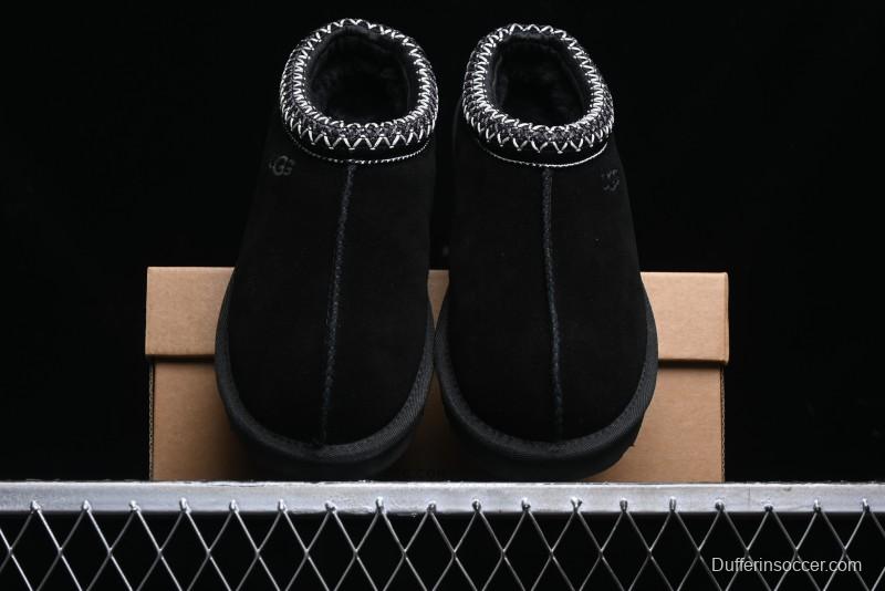 UGG Classic Mini II Snow Boots with TREADLITE Outsole - 5955