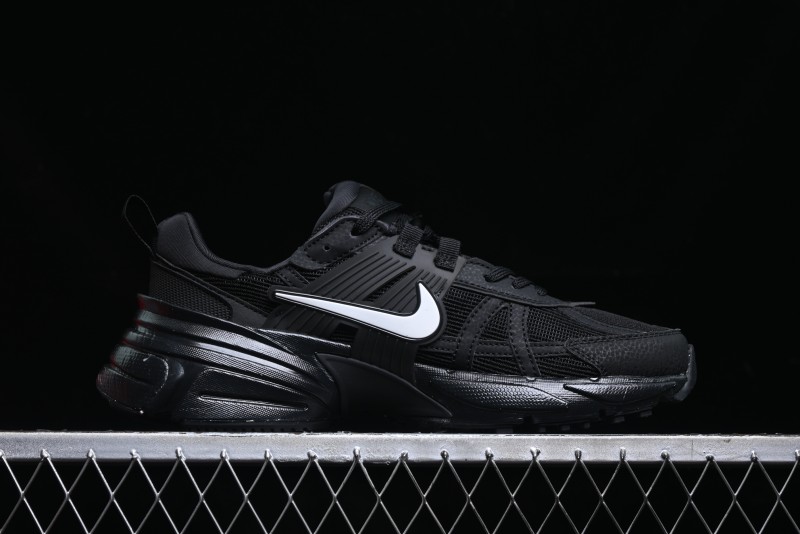 Nike Runtekk V2K Low-Top Retro Running Shoes with Cushlon Foam and Distressed Midsole - HQ1582-001