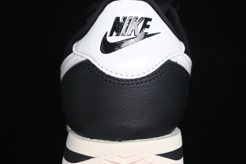 Nike Classic Cortez Leather Retro Running Shoes - FB6877-001