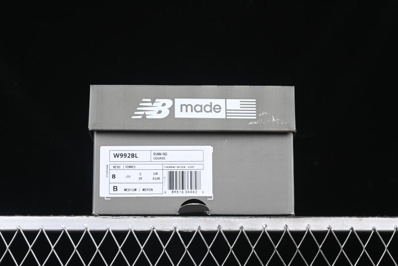 New Balance Made In USA 992 Classic Retro Running Shoes with Superior Cushioning - M992BL