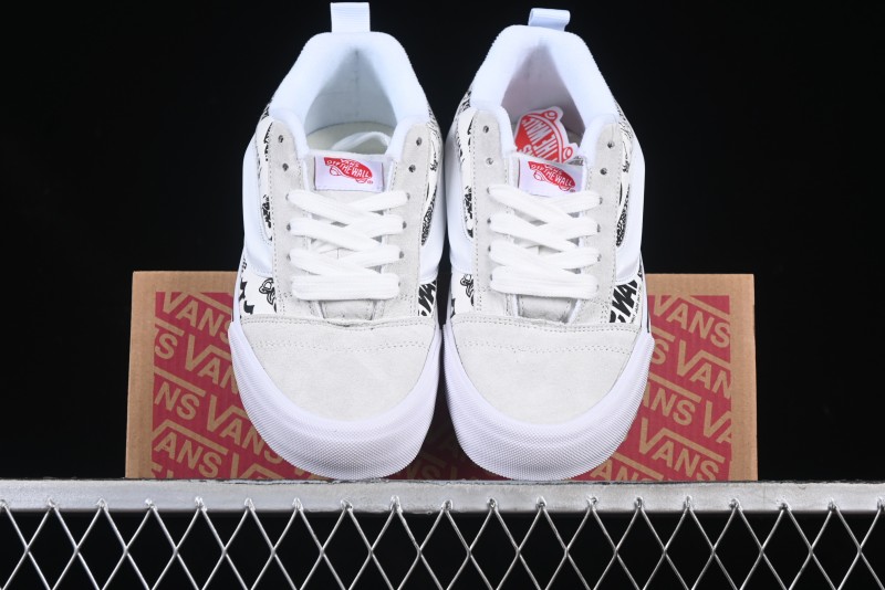 Vans Knu Skool Low-Top Retro Chunky Sneakers with Oversized Logo - VN000CS0239