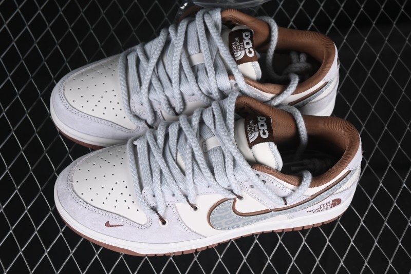 Nike SB Dunk Low The North Face x CDG Collaboration Anniversary Edition Custom Low-Top Casual Sneakers - XX3168-110