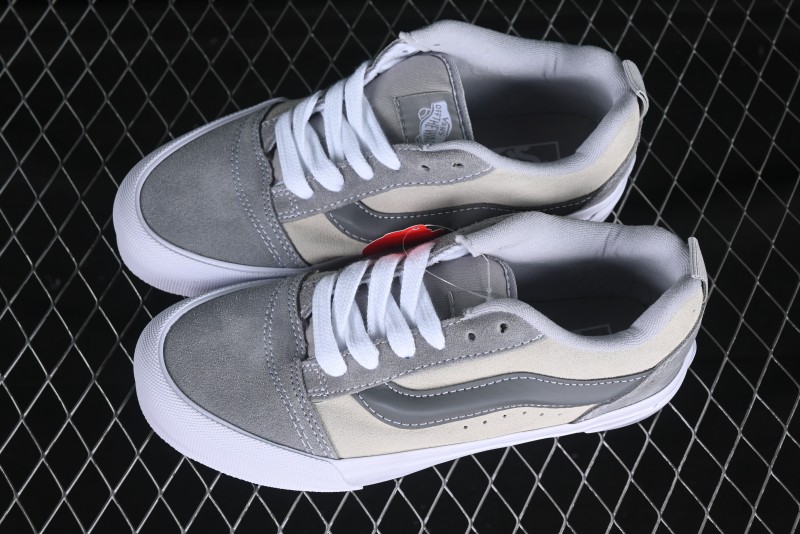 Vans Knu Skool Low-Top Retro Chunky Sneakers - VN000D22BH7