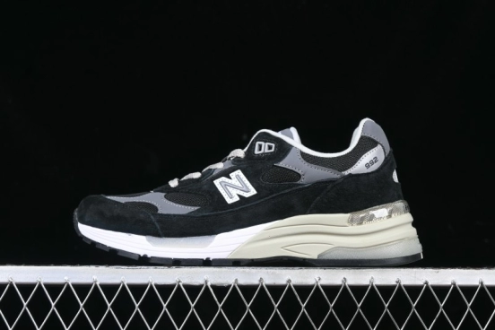 New Balance Made In USA 992 Classic Retro Running Sneakers with Superior Comfort - M992BK