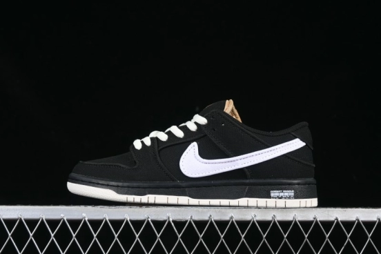 Nike SB Dunk Low Premium Skateboarding Shoes in Black and White - FN5880-001