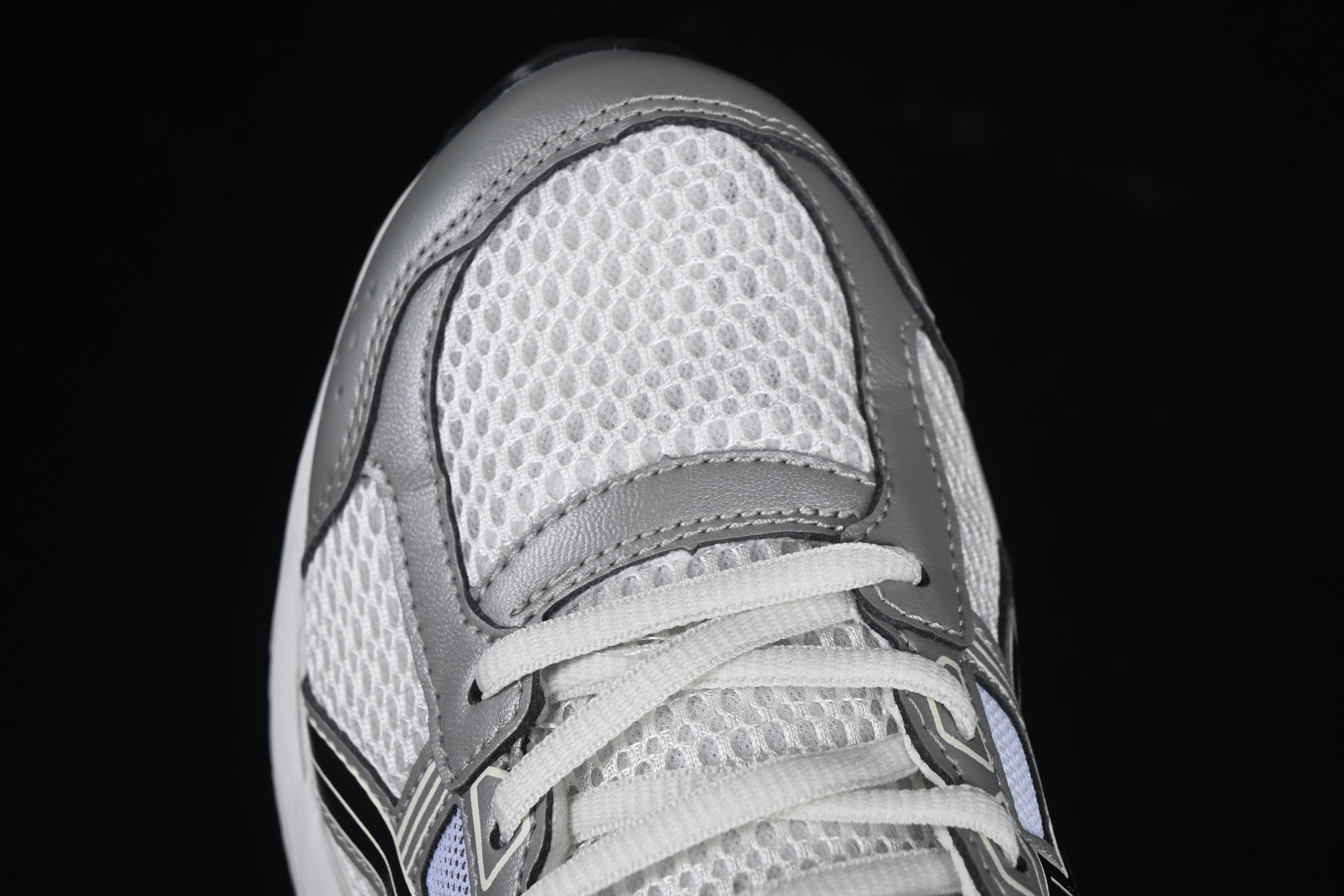 Asics Gel-Contend 4 Low-Top Breathable Running Shoes - 1011B937-103