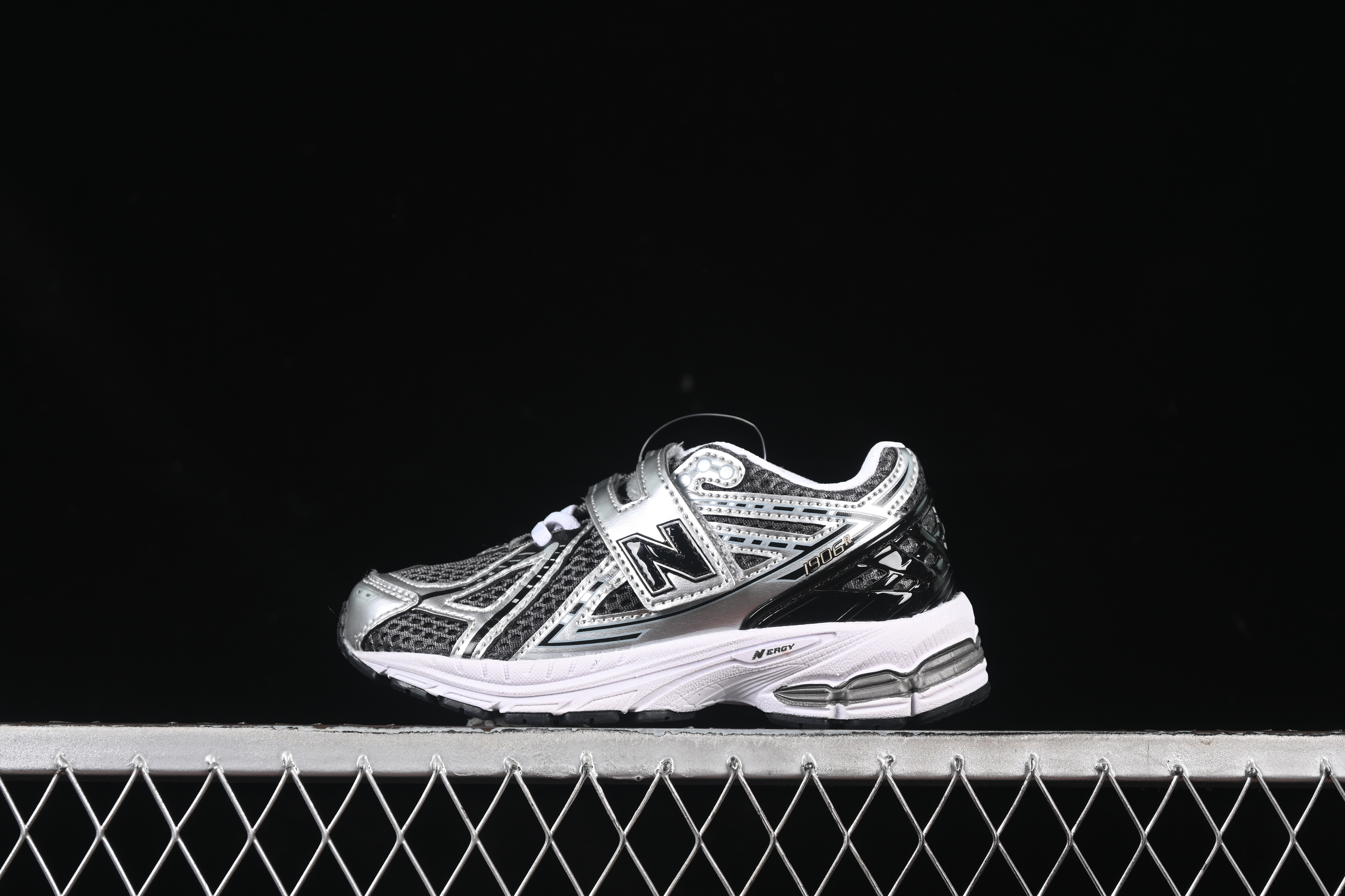 New Balance 1906R Series Kids Hook and Loop Sneakers - PV1906CG