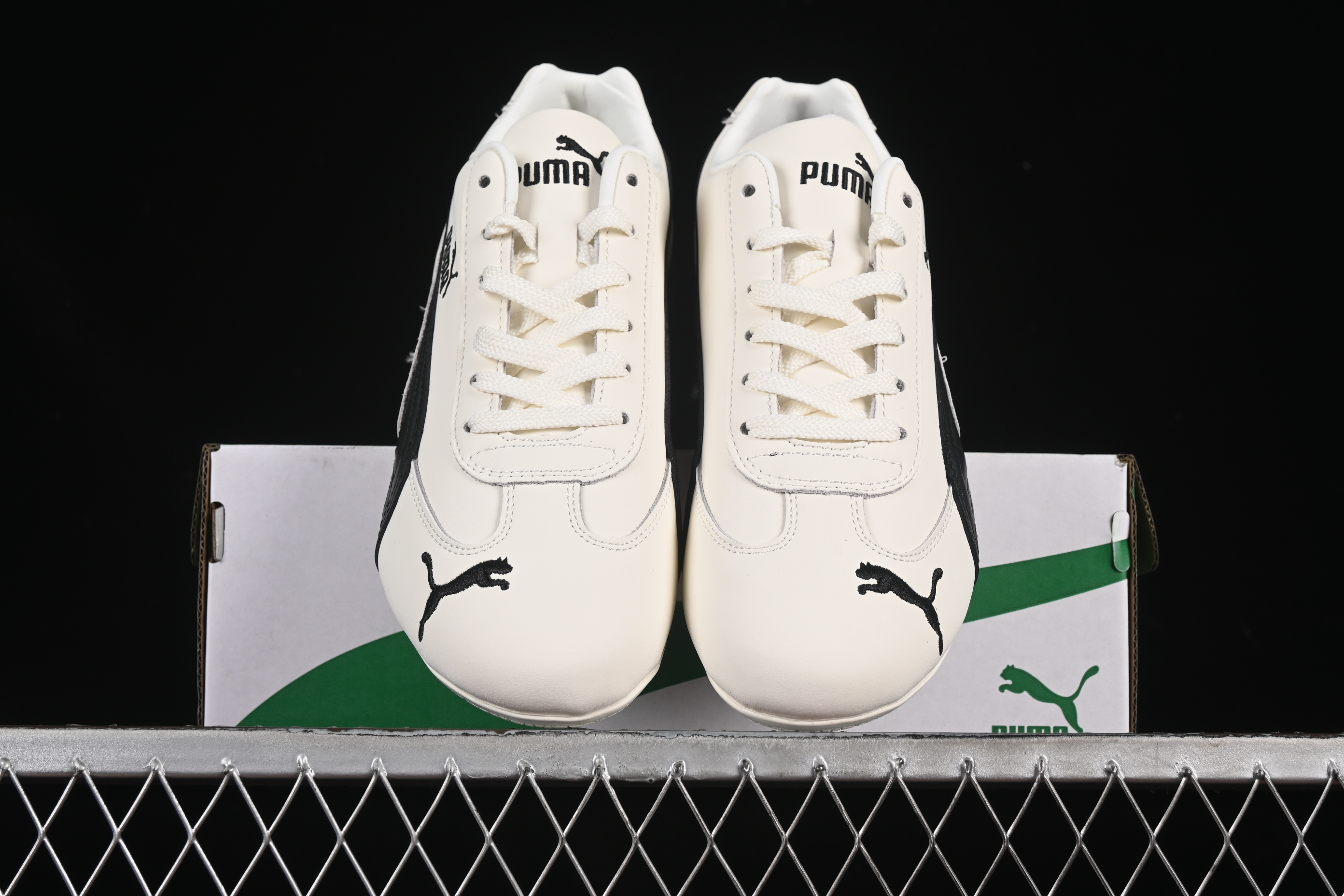 Puma Speedcat Lifestyle Low-Top Sneakers for Racing Enthusiasts - 401603-02