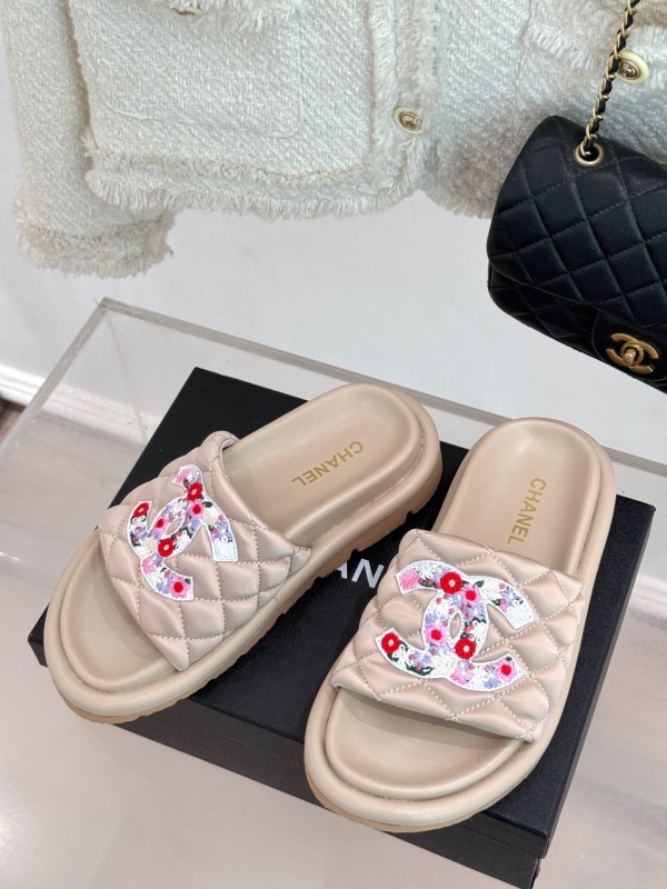 2025 Slippers Chanel Beige Silk Floral Pattern