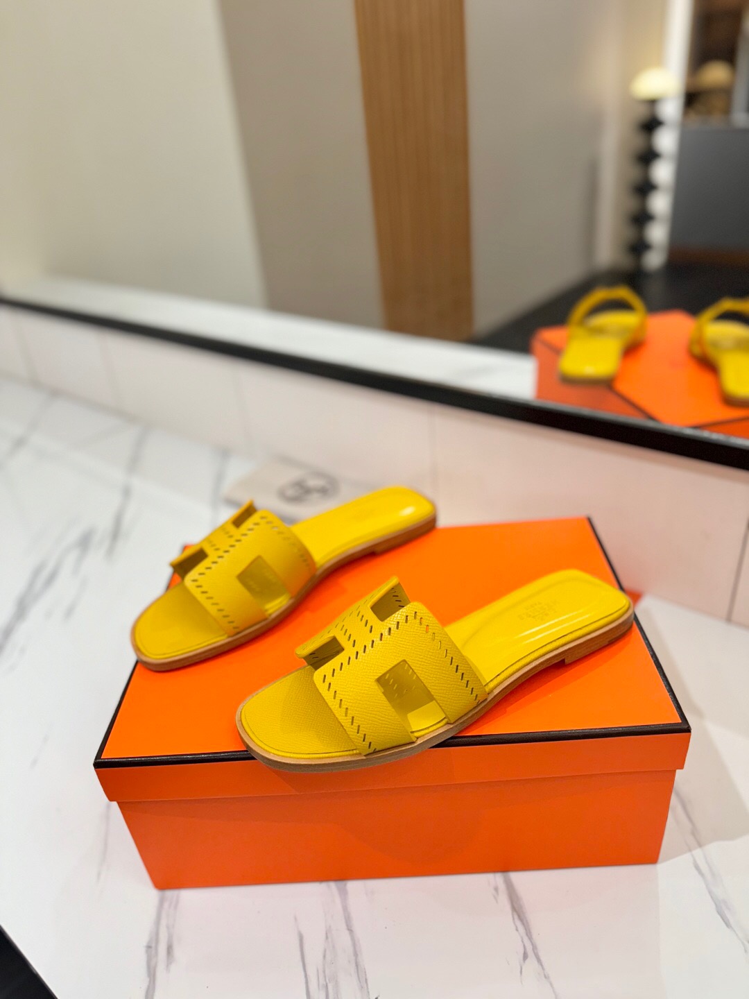 2025 Women Hermès Yellow Leather Slippers