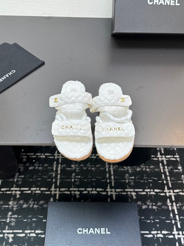 2025 Slippers Chanel White Quilted Fabric Cork Sole LY00250