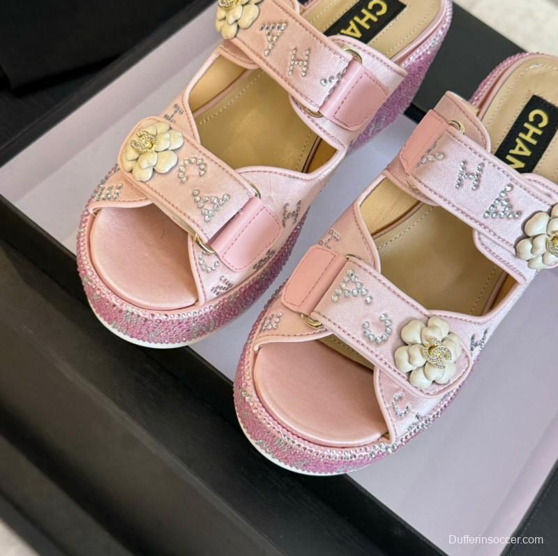 2025 Slippers Chanel Pink Leather Wedge Sandals LY00330