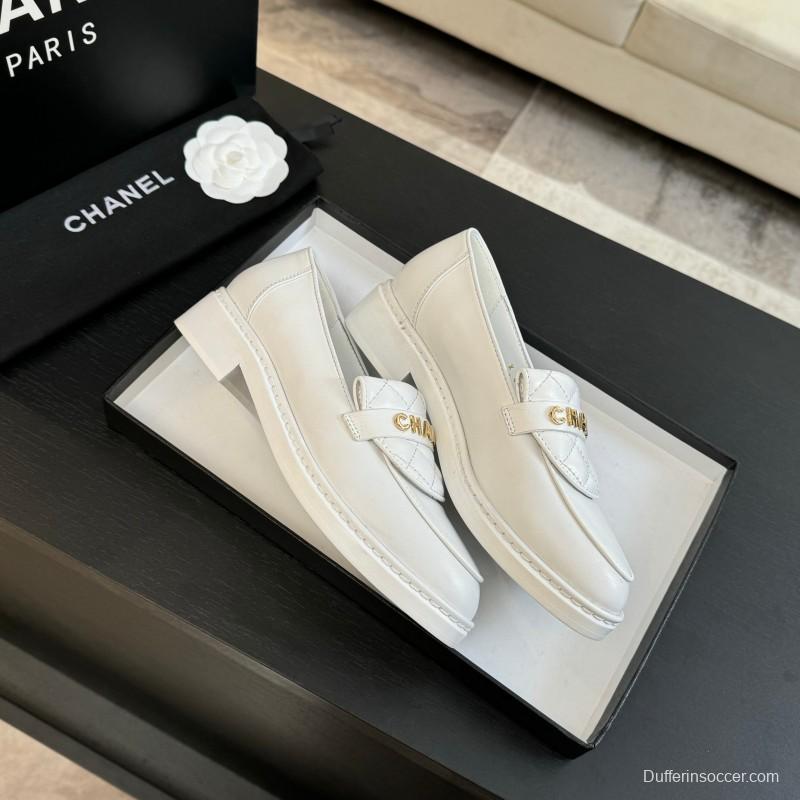 2025 Women Chanel White Leather Loafers KFY00310