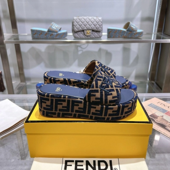 2025 Fendi Navy Beige Jacquard Fabric Platform Slippers