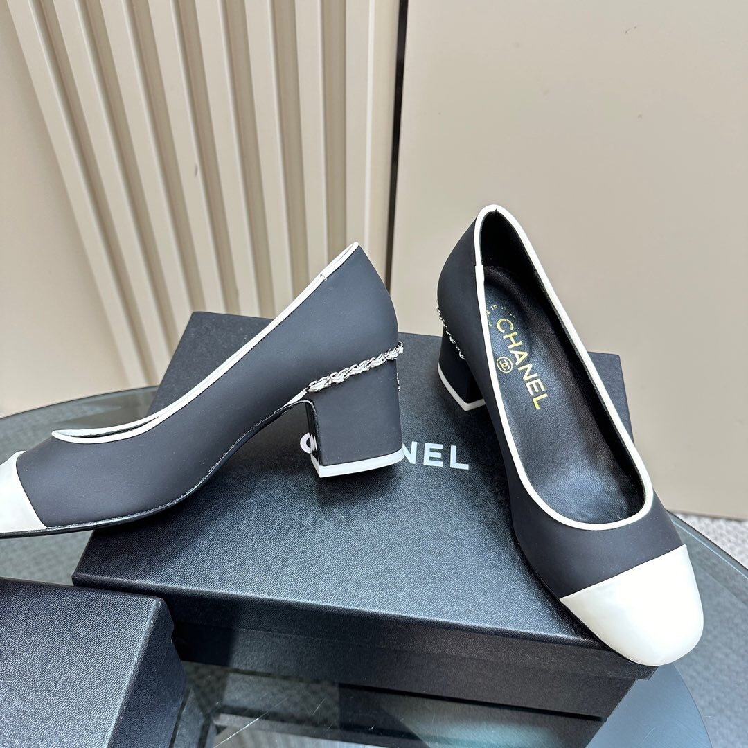 2025 Women Chanel Black White Leather Mary Jane Chain Heel KFY00290