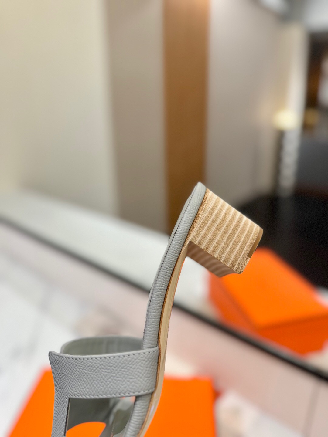 2025 Women Hermès Grey Leather Heeled Slippers