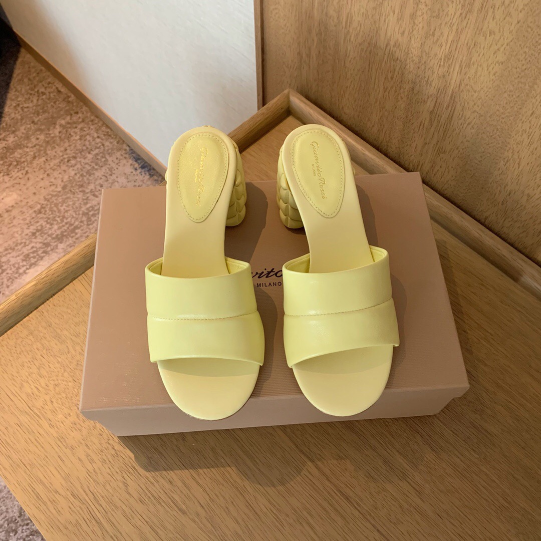 2025 Gianvito Rossi Yellow Leather Slippers KFY00260