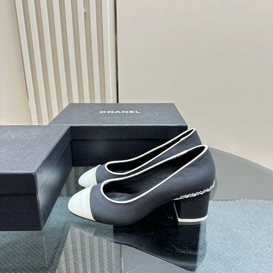 2025 Women Chanel Black White Leather Mary Jane Chain Heel KFY00290