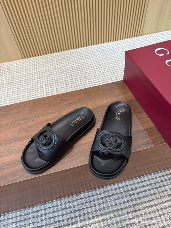 2025 Women Gucci Black Leather Slippers Interlocking G LY00230