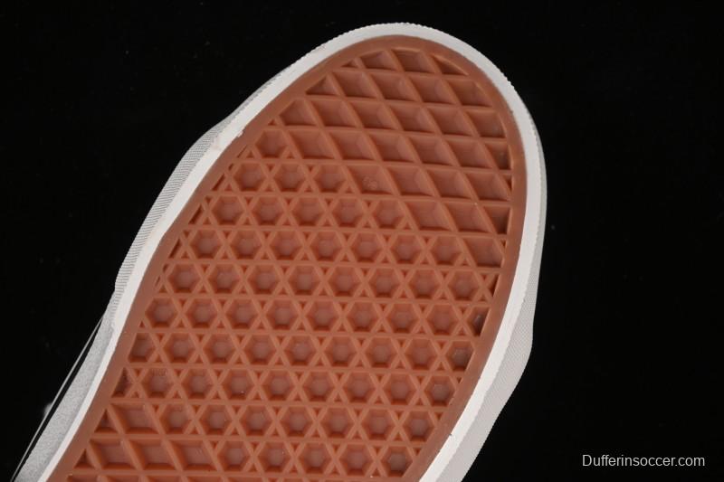 Vans Sk8-Low Skate Shoes with Slip-Resistant Sole - VN0A4UUK76T