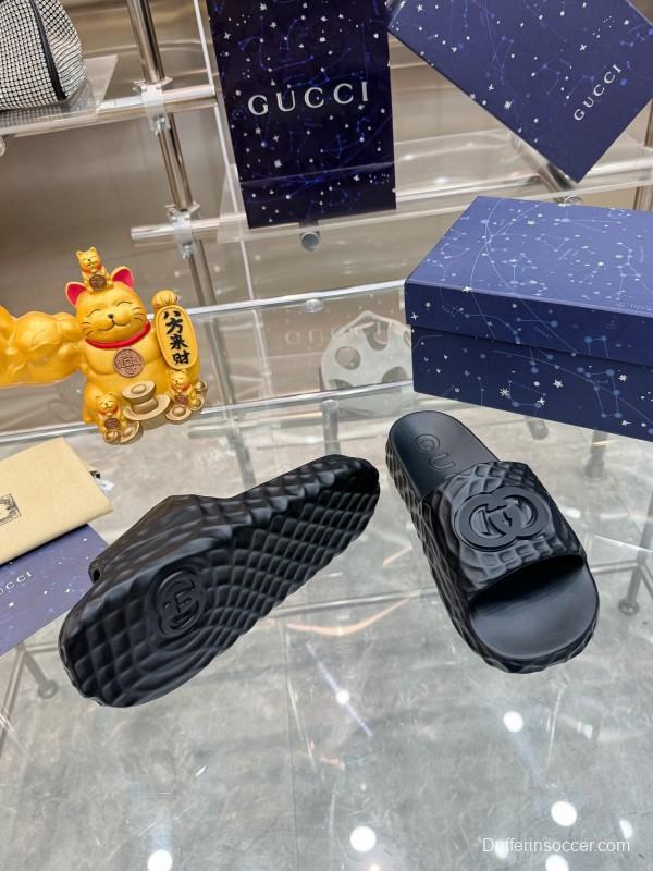 2025 Men Gucci Black Rubber Slippers Interlocking G KFY00170