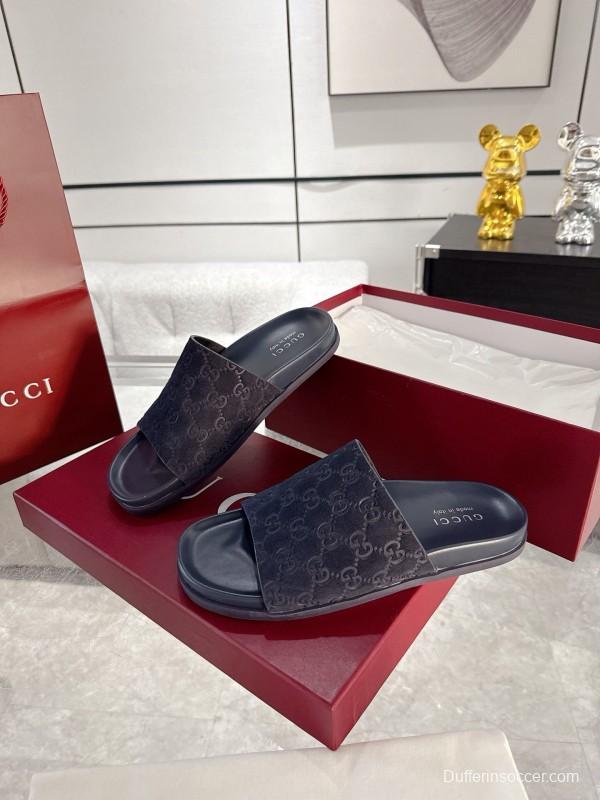 2025 Unisex Gucci Black Velvet Slippers GG Embossed AS00240
