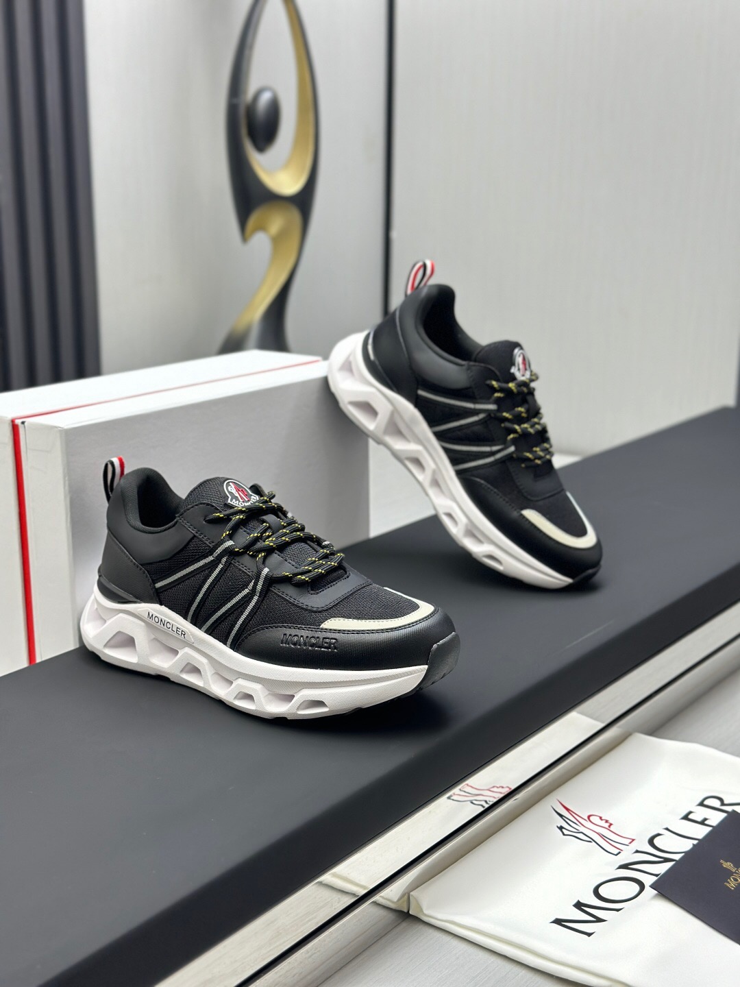 2025 Unisex Moncler Black Nylon Rubber Outdoor Sneakers AS00390