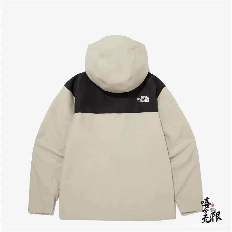 2025 The North Face Summit Series Technical Jacket - Cream/Black Colorblock with Dual-Zip Design