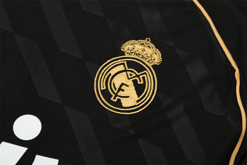Retro 11/12 Real Madrid Black Half Zipper Jacket