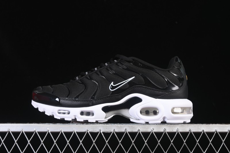 Nike Air Max Plus Retro Running Shoes with Air Cushion Technology - DM2362-001