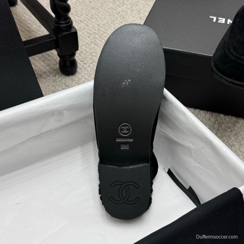 Chanel 2025 SS Teddy Fur Loafers with Double C Logo - KFY00300