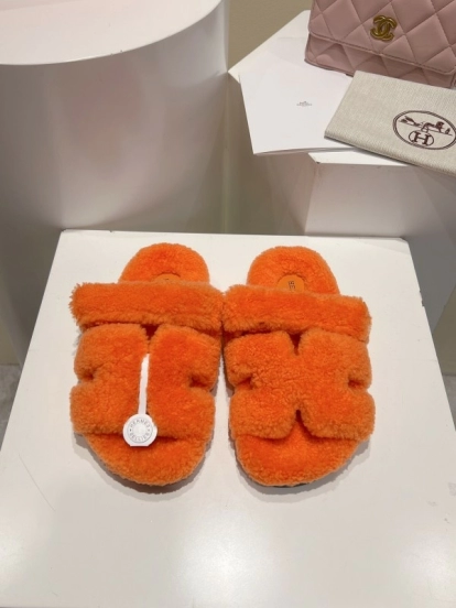 H Love Erjiu Full Wool Slippers with Wavy Fur Design - LY00270