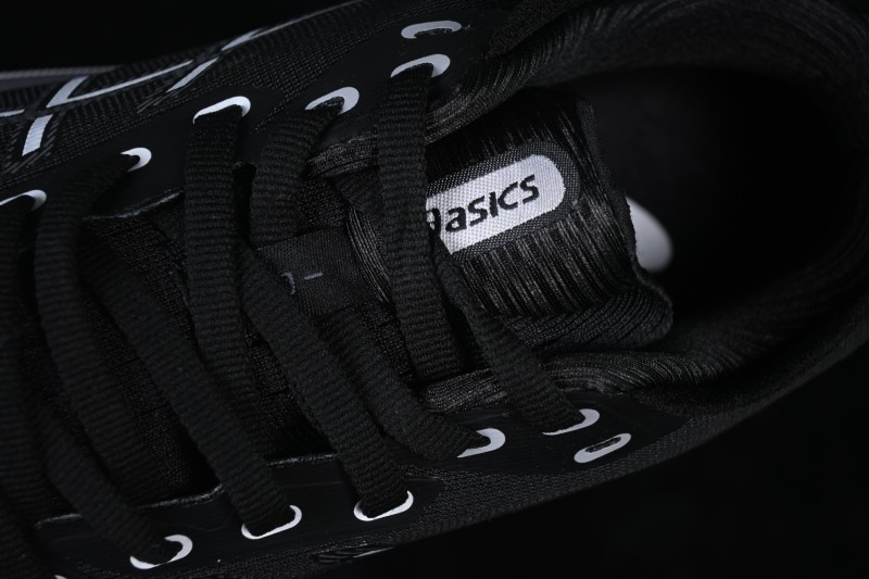 ASICS Gel-Kayano 31 Running Shoes with Breathable Mesh and Advanced Cushioning - 1011B867-002