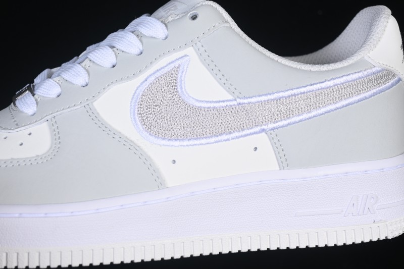Nike Air Force 1 '07 Low Casual Sneakers with Classic Leather Upper - IB6842-100