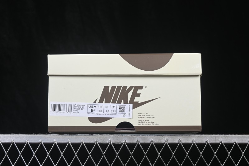Nike Travis Scott x Air Jordan 1 Low OG Retro Basketball Shoes with Reverse Swoosh Design - DM7866-061