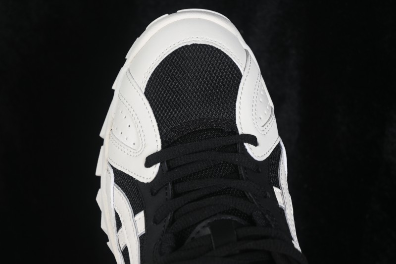 Asics Gel-Truck Hiking Shoes with Comfort Fit and Durable Grip - 1203A485-002
