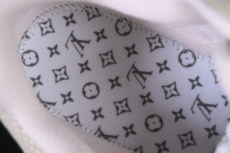 LV Tatic Runner Louis Vuitton Casual Running Shoes with Breathable Mesh and TPU Sole - Apricot