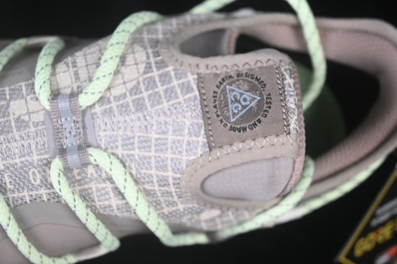 Nike ACG Mountain Fly Low GTX SE Outdoor Hiking Shoes - IB7328-003
