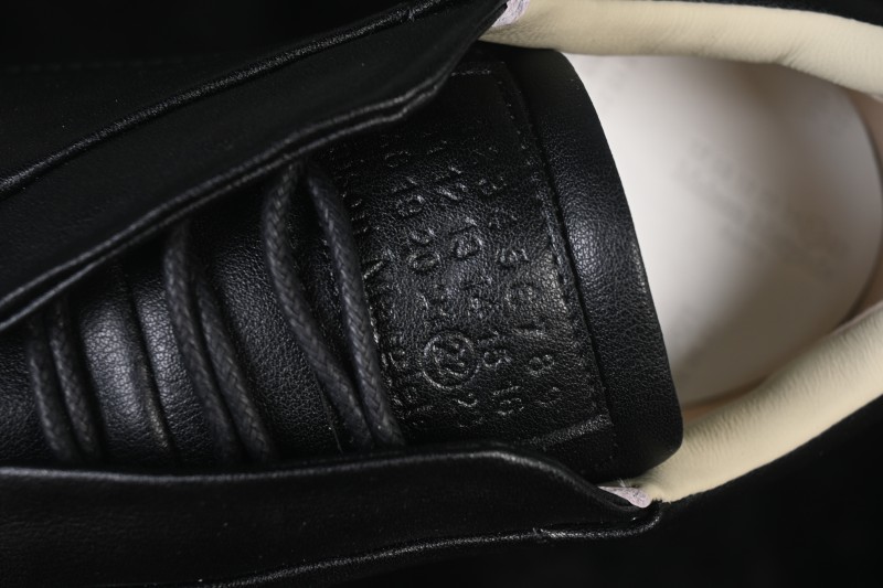 Maison Margiela Replica Calfskin Retro Low-Top Sneakers - S58WS0180