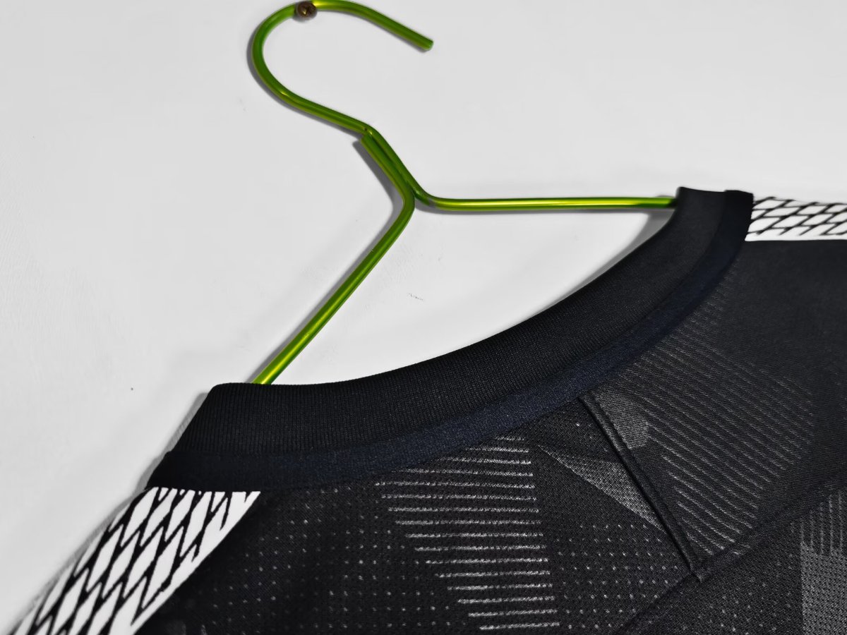 Retro 17/18 PSG/Paris Saint-Germain Black with Geometric Camo Pattern Third Long Sleeve Jersey